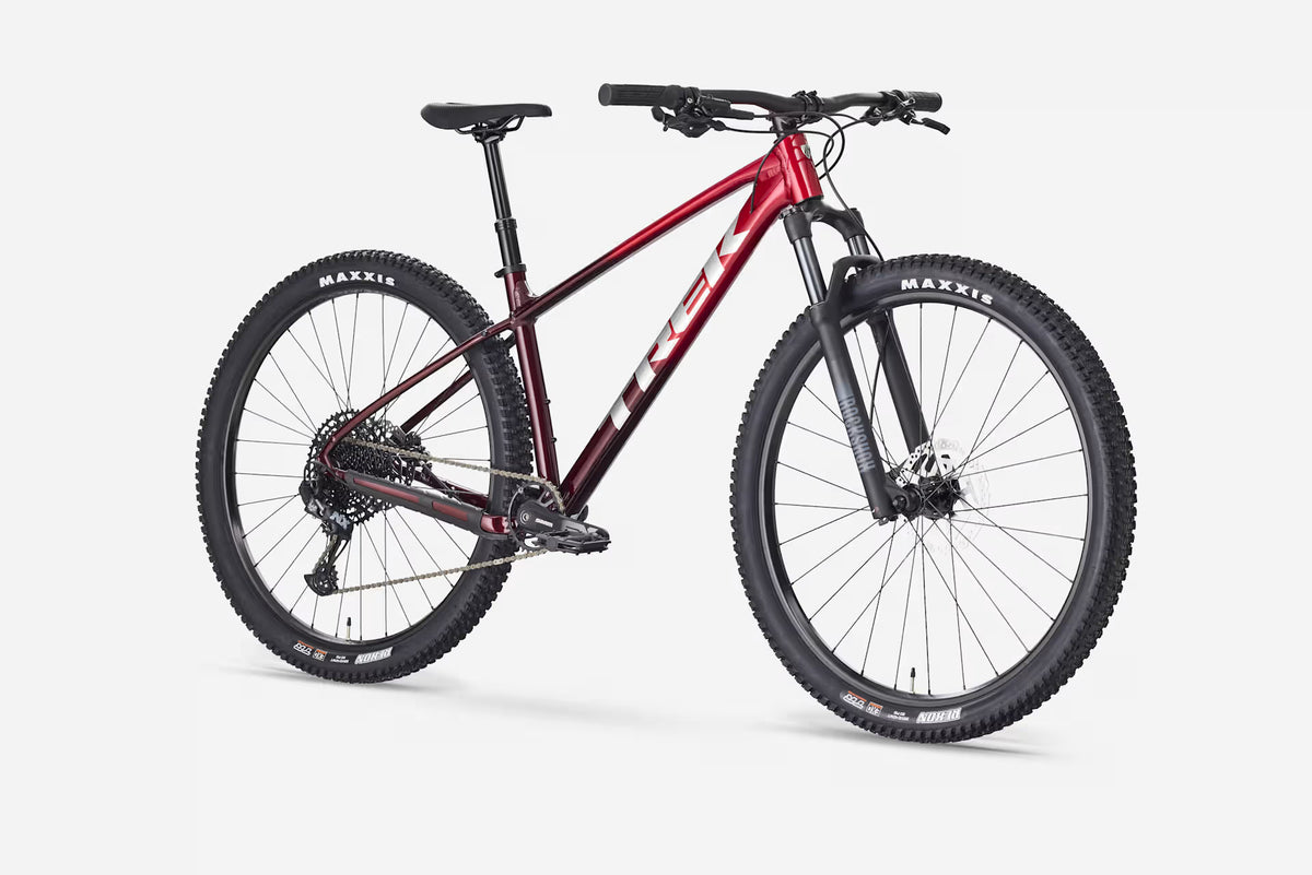 Trek Marlin 7 Gen 3 (2027) - Fury Red Fade