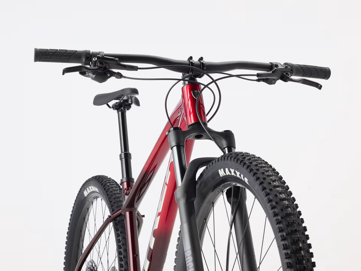 Trek Marlin 7 Gen 3 (2027) - Fury Red Fade