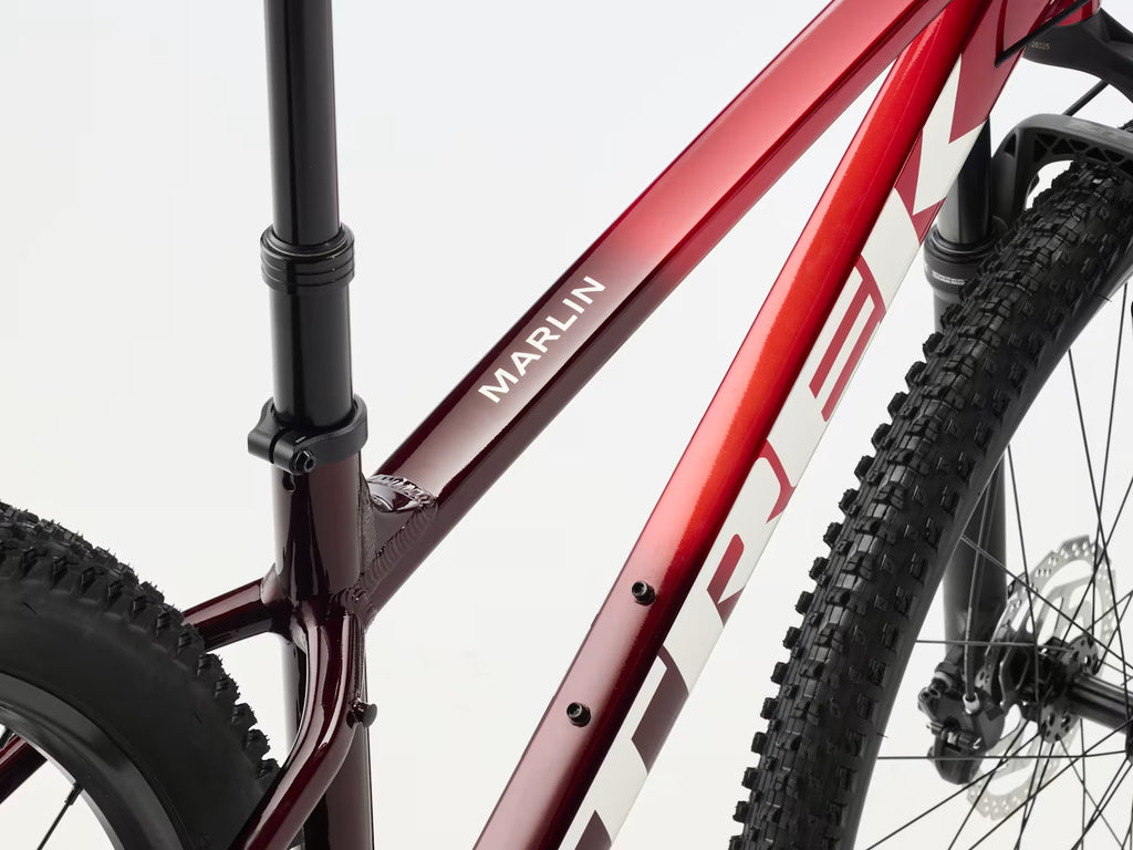 Trek Marlin 7 Gen 3 (2027) - Fury Red Fade