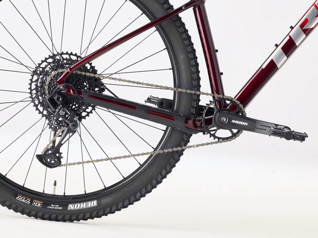 Trek Marlin 7 Gen 3 (2027) - Fury Red Fade