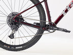 Trek Marlin 7 Gen 3 (2027) - Fury Red Fade